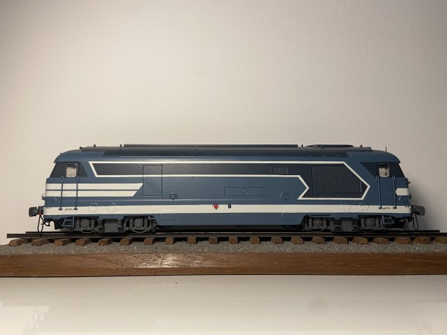 Latérale 1.jpg