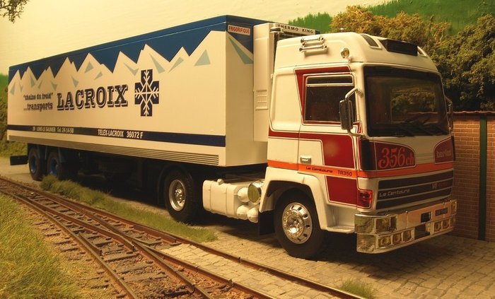 TR350 semi Lacroix.JPG