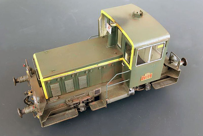 y2400.jpg